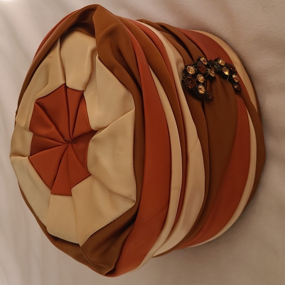 Lucila Wendey Unique Vintage Hat - Picture 3 of 10